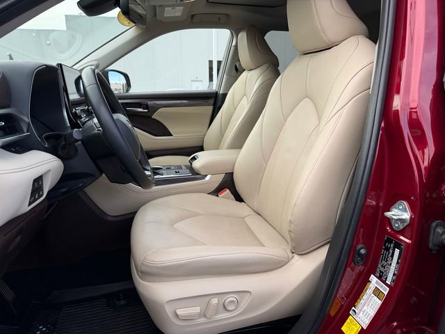 Certified 2022 Toyota Highlander Limited image 14