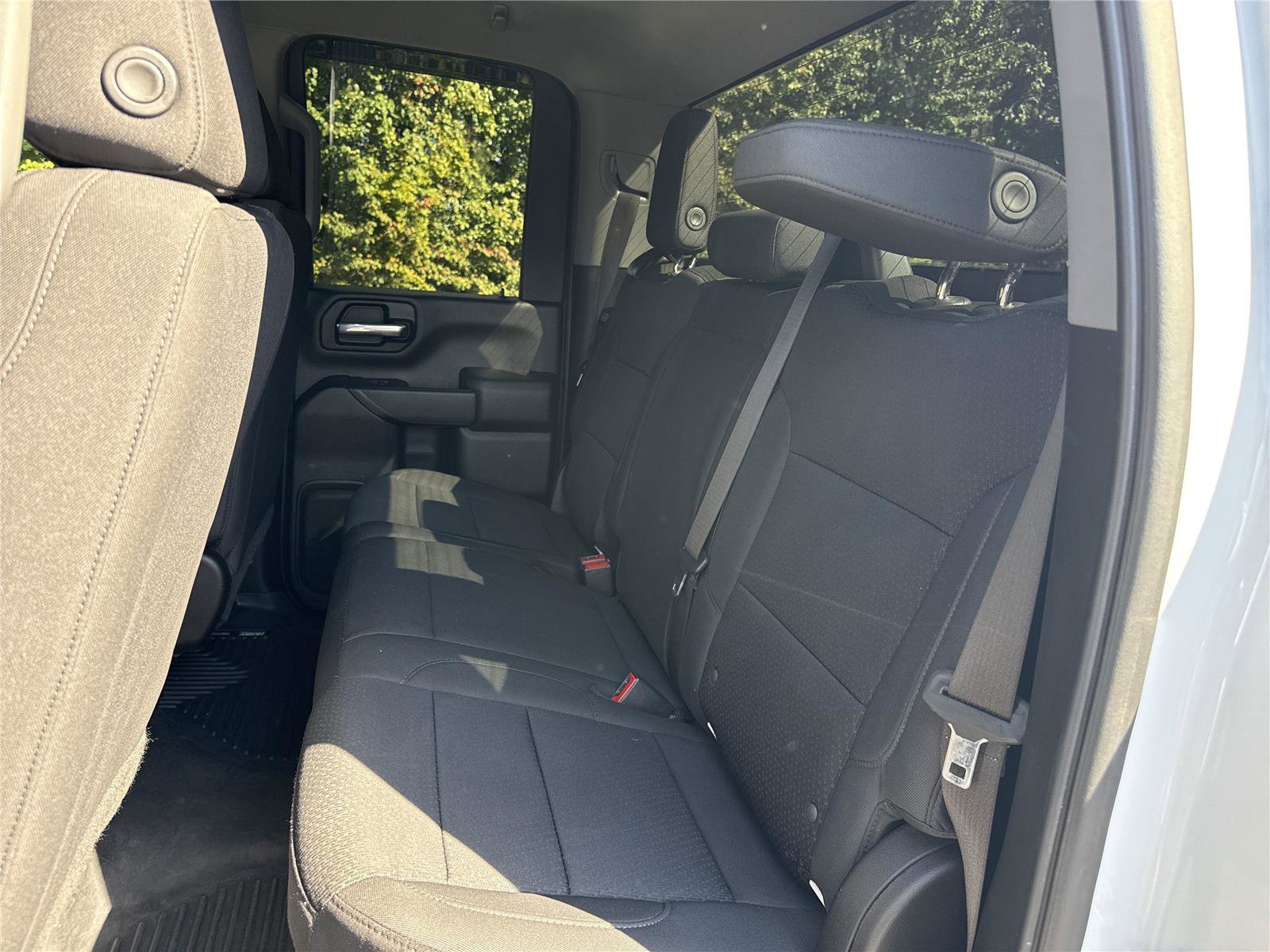 Used 2024 GMC Sierra 2500 Pro w/ Convenience Package image 9