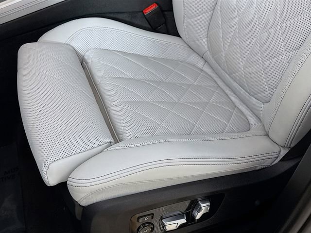 Used 2024 BMW X7 xDrive40i w/ M Sport Package image 20