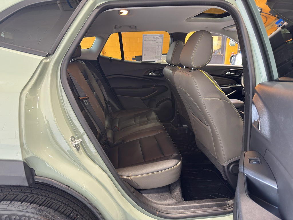 Used 2025 Chevrolet Trax ACTIV w/ Sunroof Package FWD image 18