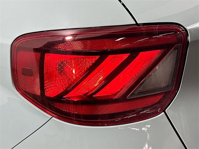 Certified 2025 Hyundai Venue SEL FWD image 29