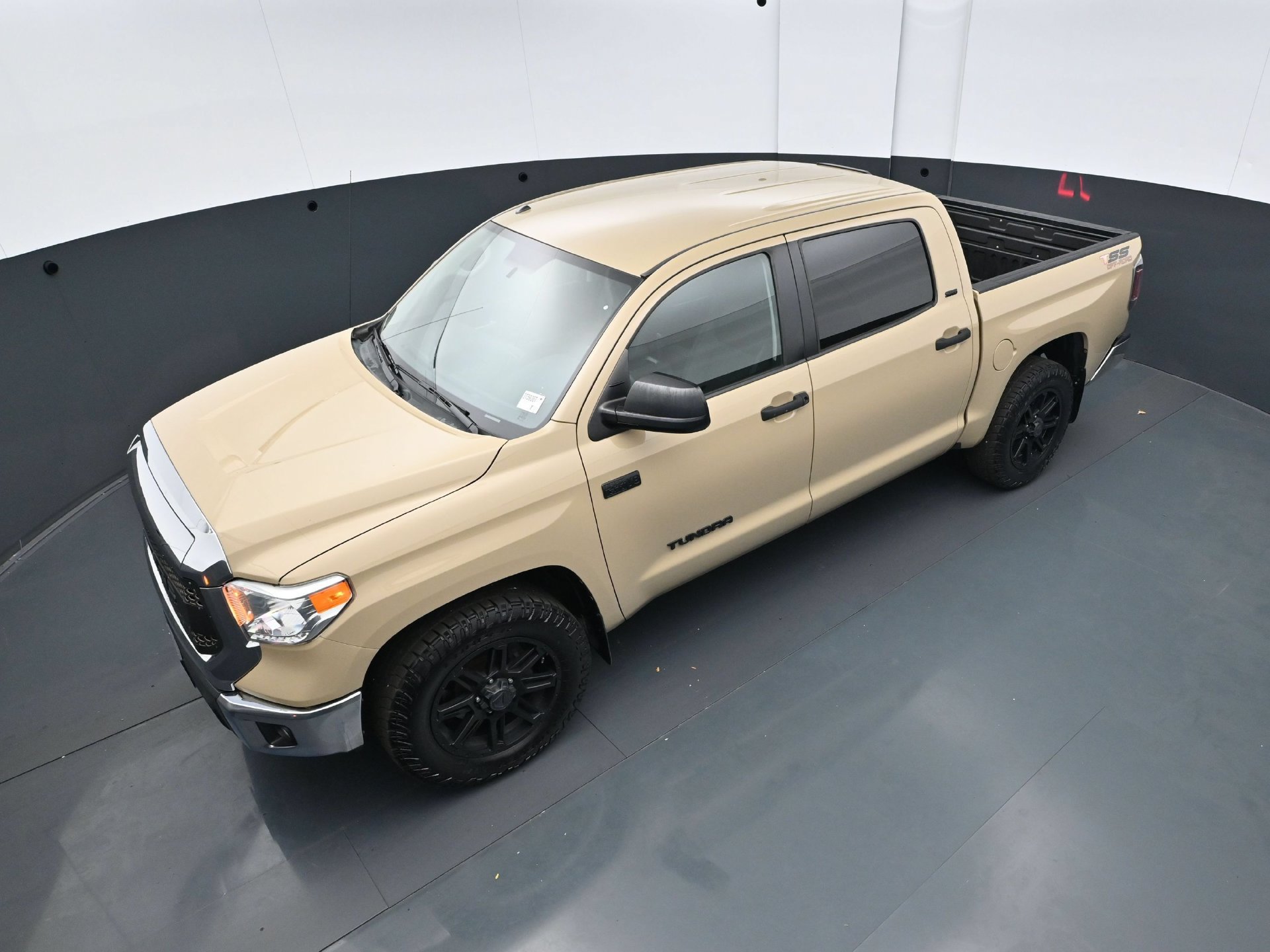 Used 2017 Toyota Tundra SR5 w/ SR5 Upgrade Package RWD image 39