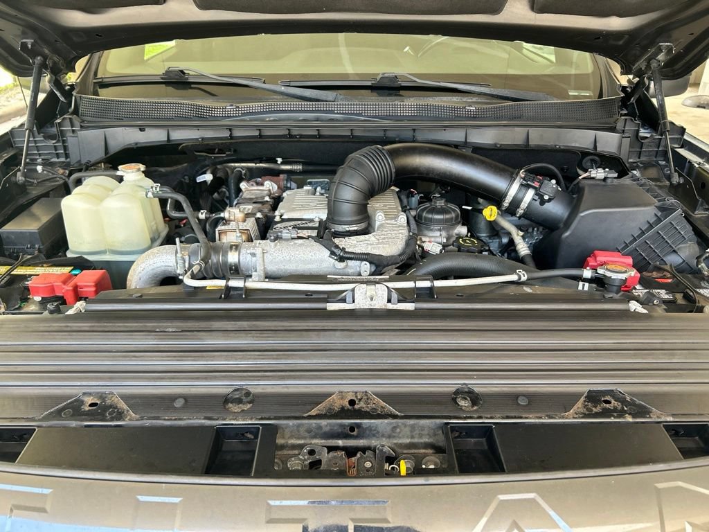 Used 2018 Nissan Titan SV w/ SV Convenience Package AWD/4WD image 12