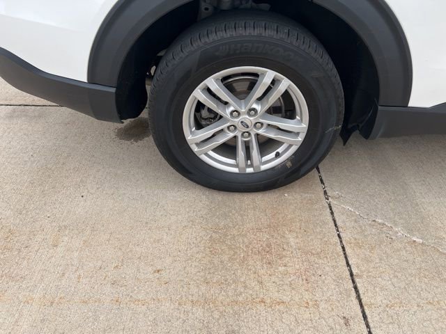 Used 2022 Ford Explorer XLT image 13
