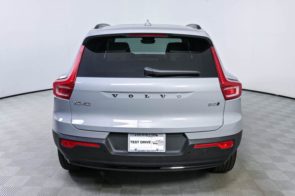 Certified 2026 Volvo XC40 B5 Plus AWD/4WD image 30