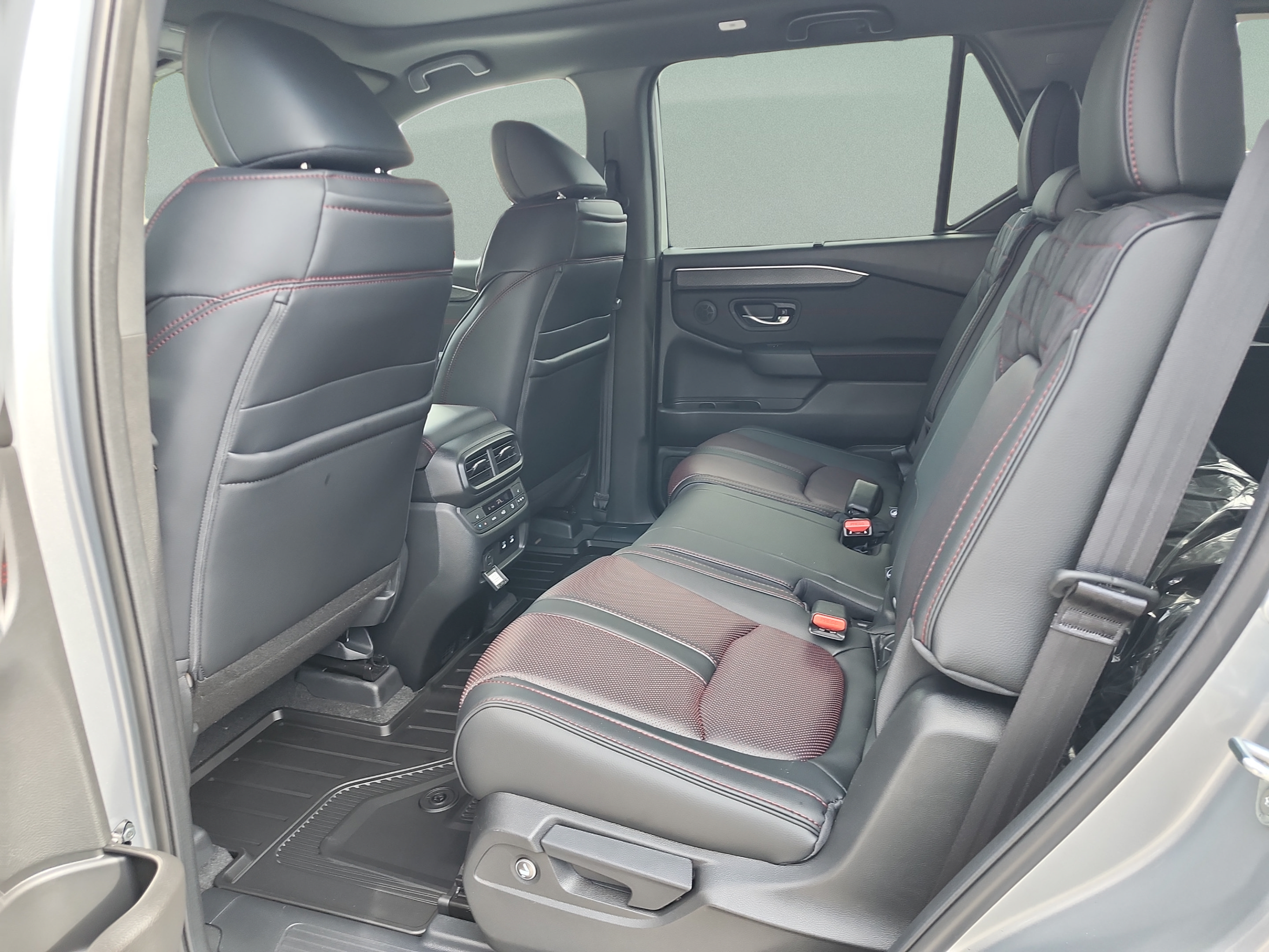 New 2026 Honda Pilot Black Edition image 18