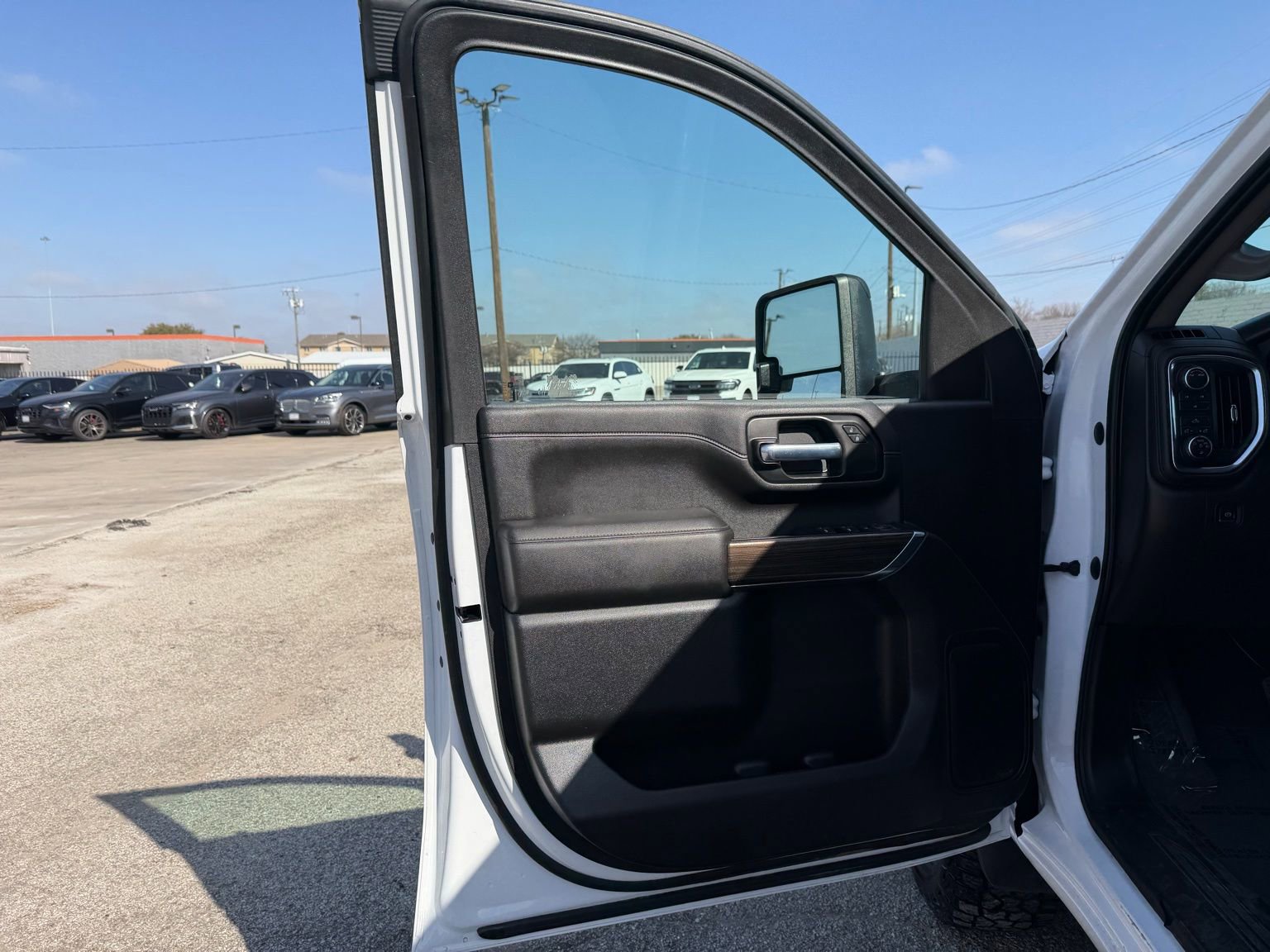 Used 2023 Chevrolet Silverado 2500 LT image 20