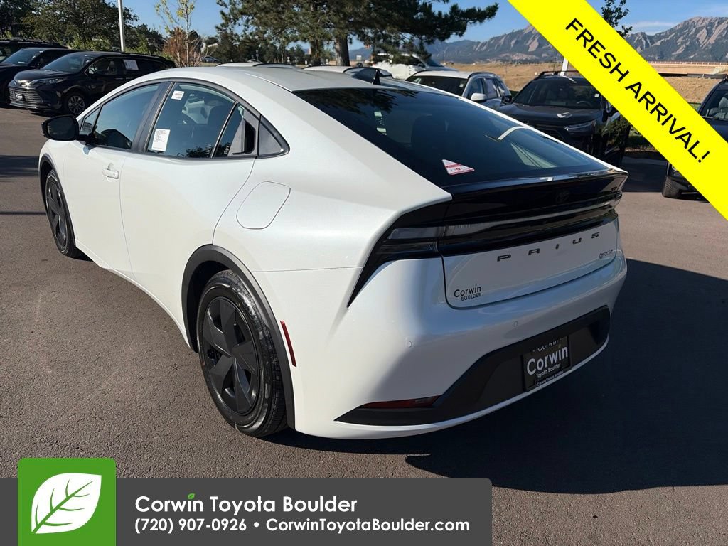 New 2027 Toyota Prius Plug-In Hybrid FWD image 6
