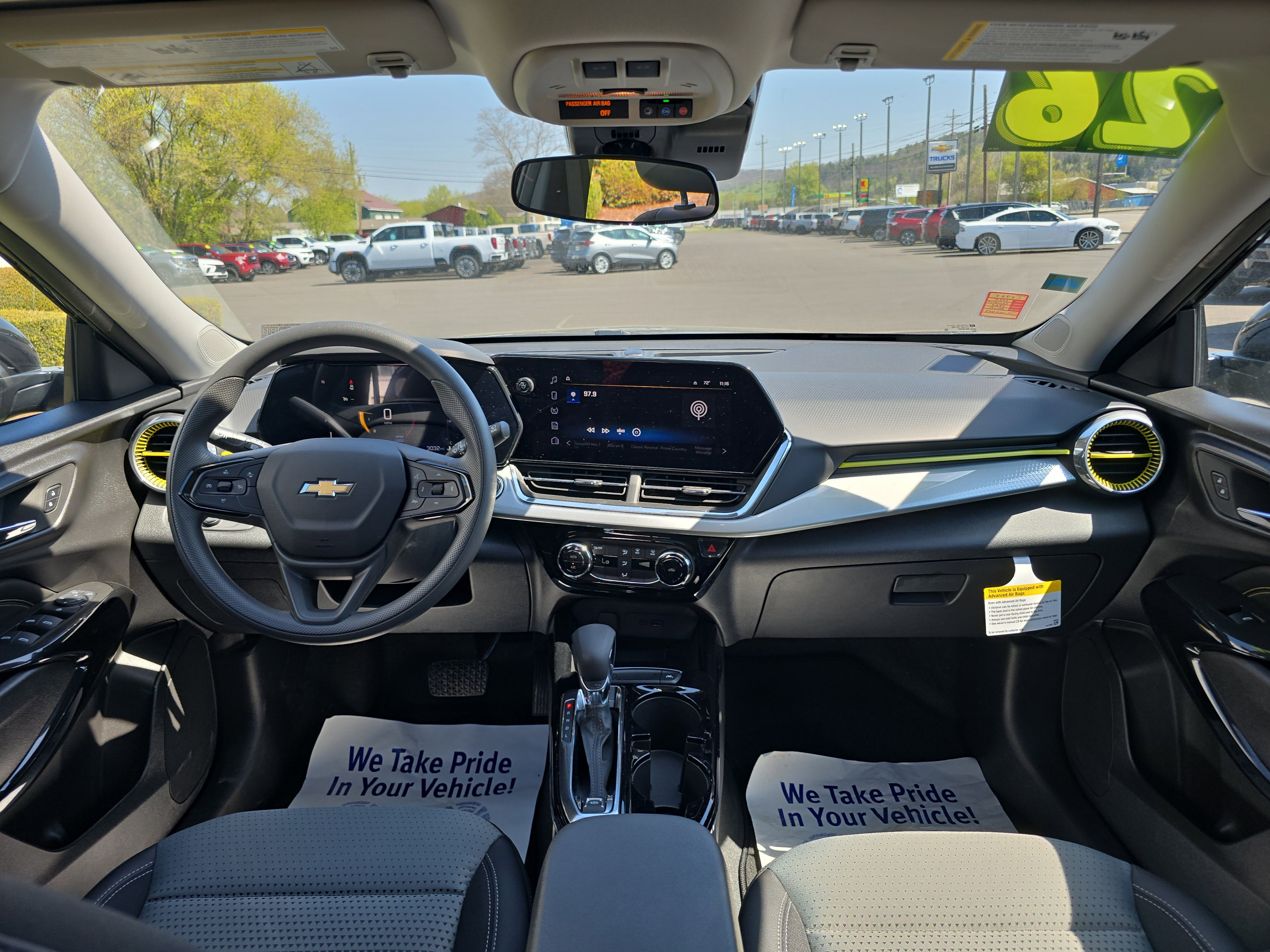 Used 2026 Chevrolet Trax LT w/ Sunroof Package FWD image 15