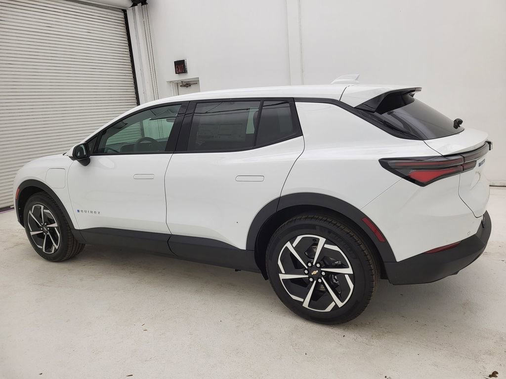 New 2026 Chevrolet Equinox EV LT image 15