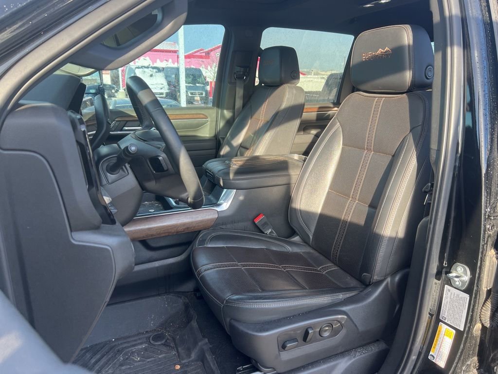 Used 2024 Chevrolet Silverado 3500 High Country w/ High Country Premium Package image 9