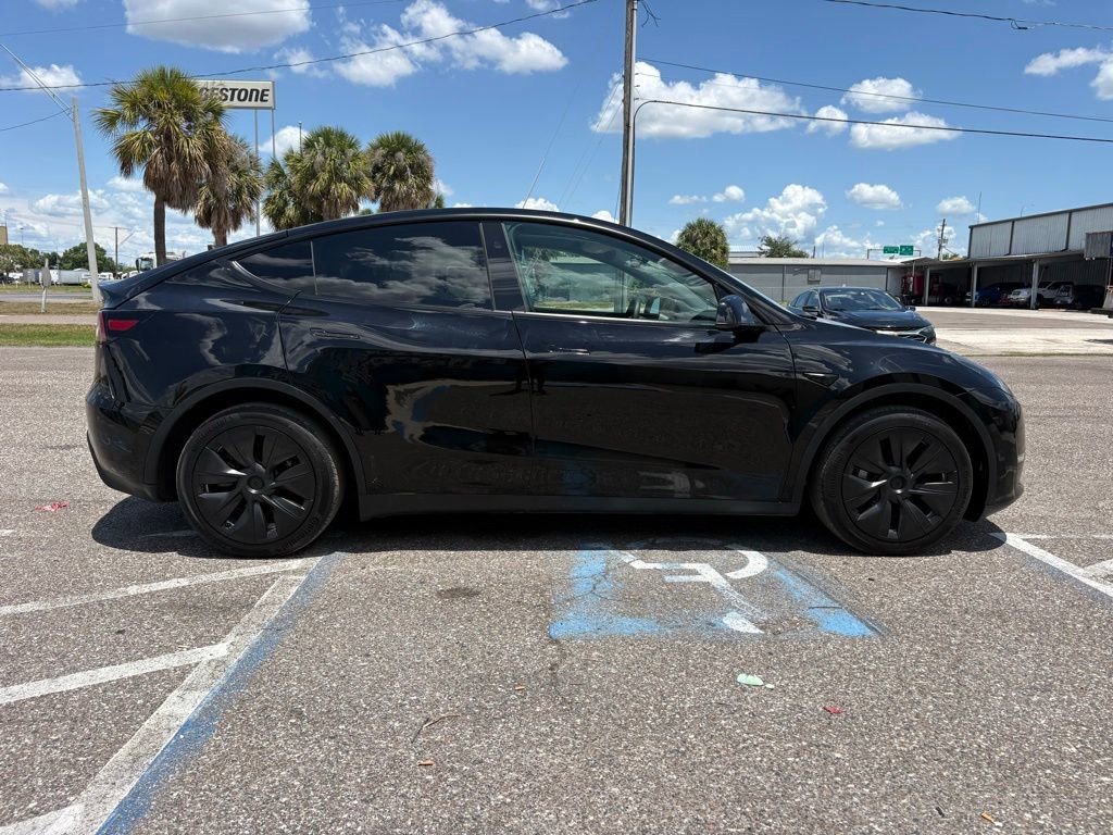 Used 2023 Tesla Model Y Long Range AWD/4WD image 2