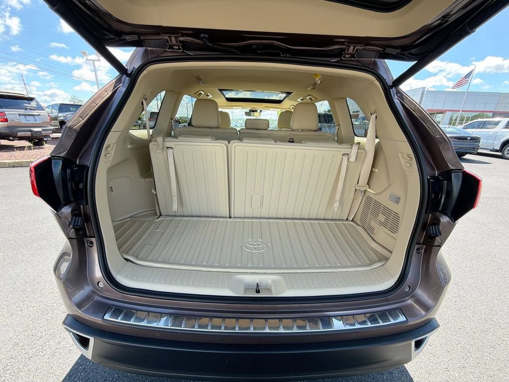 Used 2018 Toyota Highlander Limited Platinum w/ Protection Package #3 AWD/4WD image 32