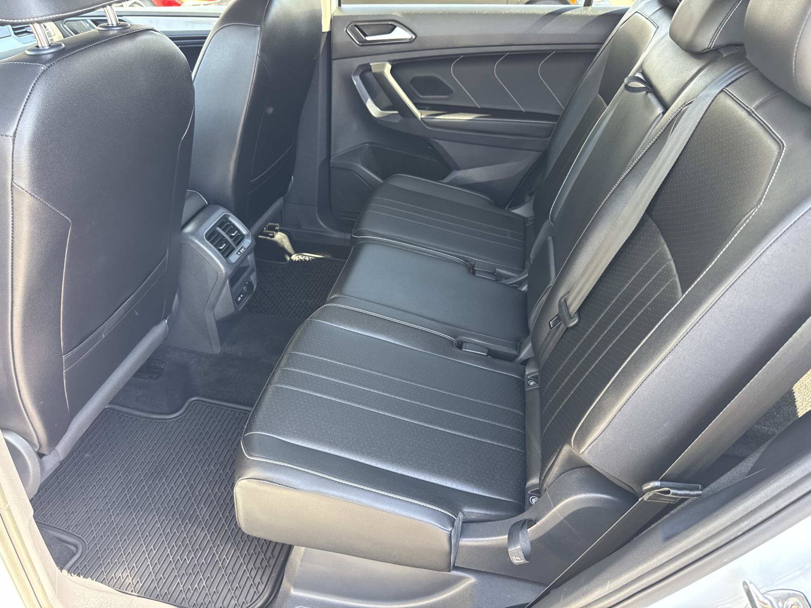 Certified 2023 Volkswagen Tiguan SE FWD image 26