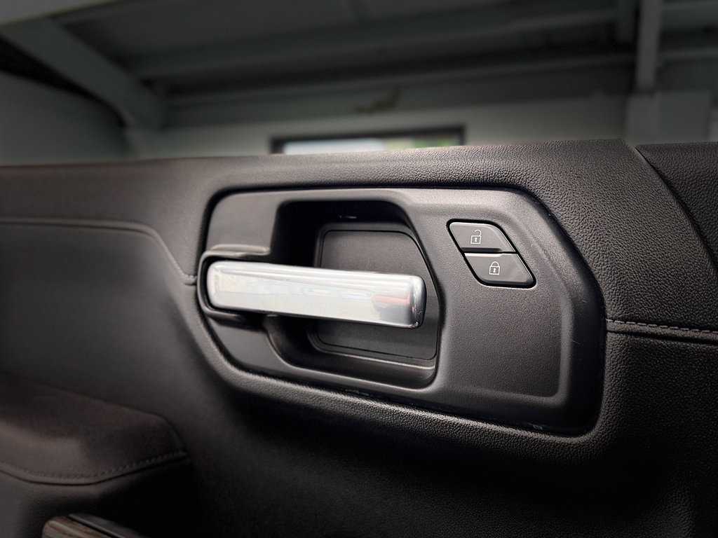 Used 2020 Chevrolet Silverado 1500 LT Trail Boss AWD/4WD image 19