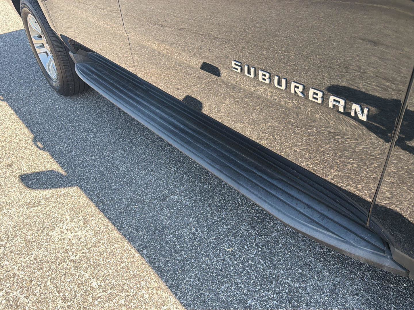 Used 2019 Chevrolet Suburban LT AWD/4WD image 5