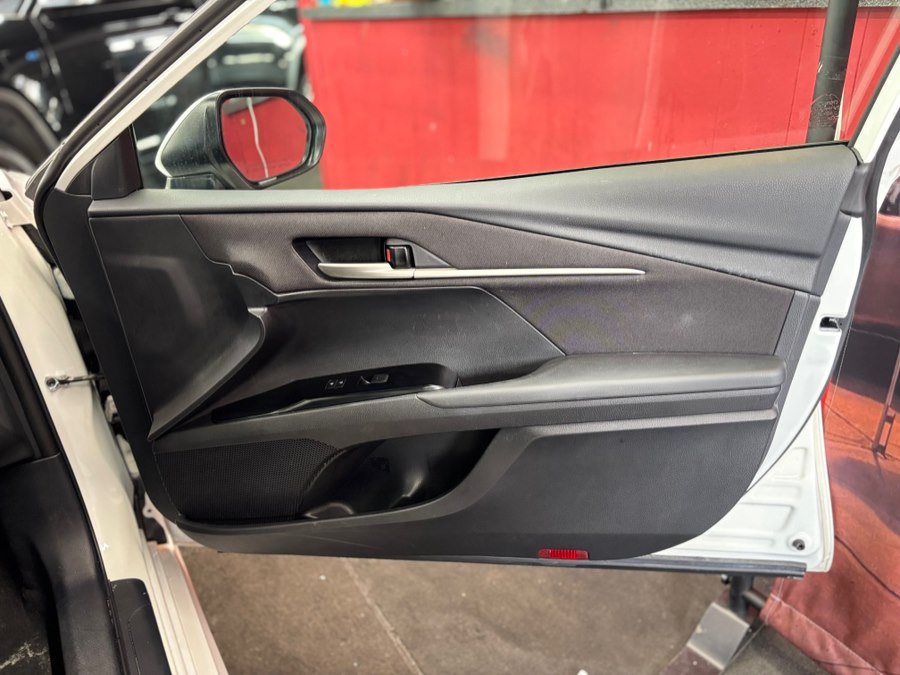 Used 2025 Toyota Camry LE FWD image 23