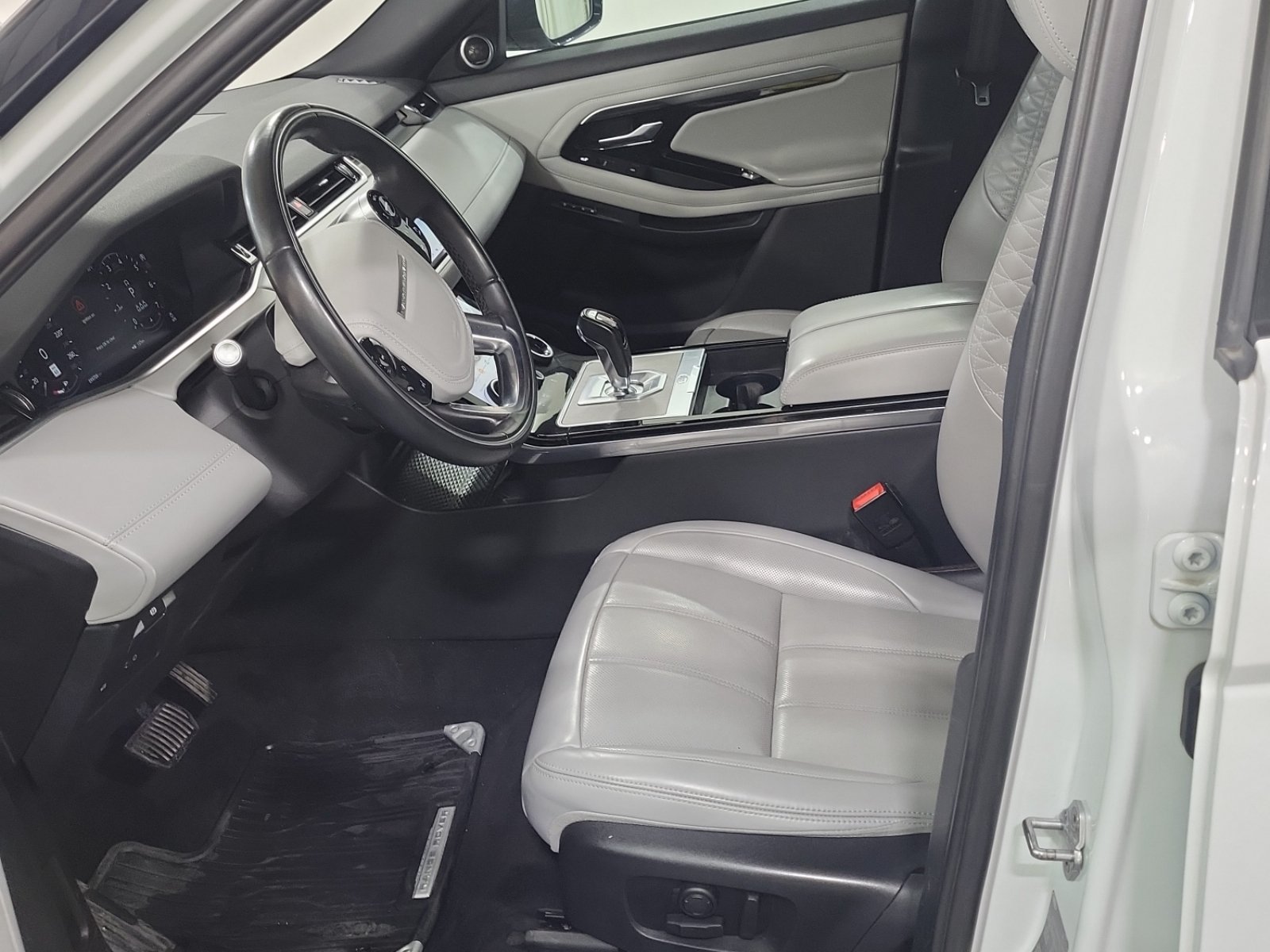 Used 2020 Land Rover Range Rover Evoque SE AWD/4WD image 10