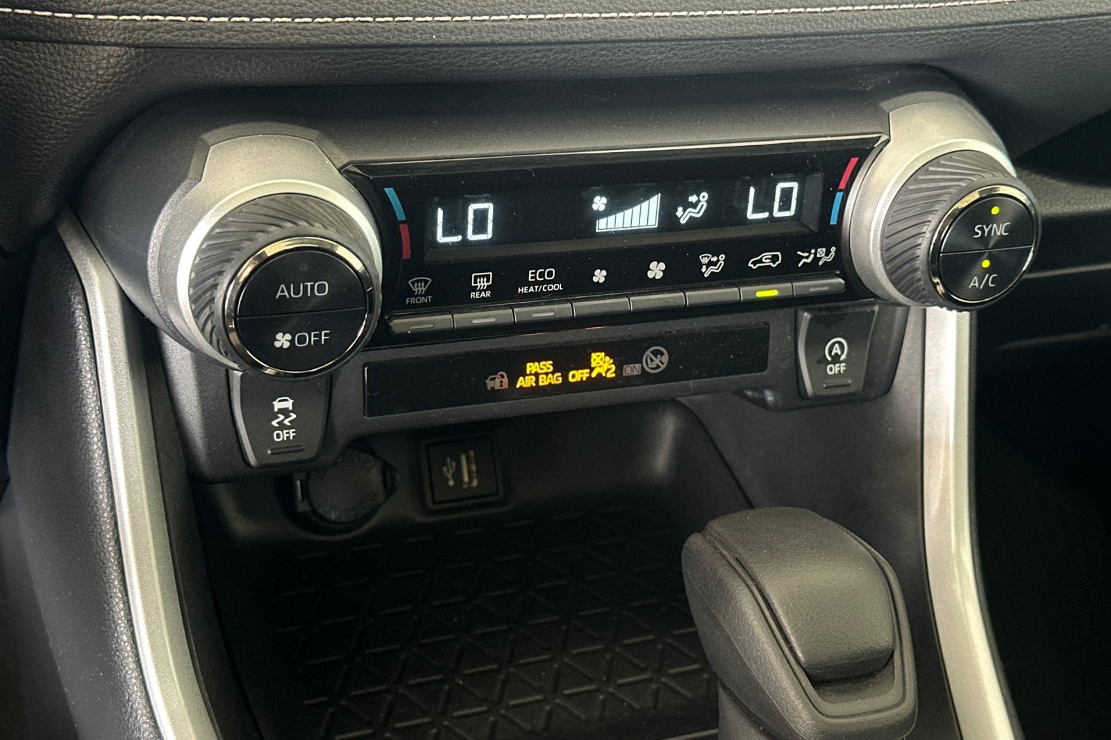 Certified 2024 Toyota RAV4 XLE w/ Convenience Package AWD/4WD image 19