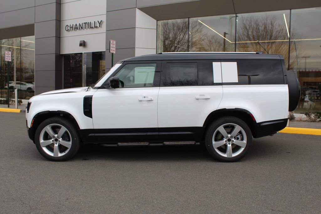 New 2026 Land Rover Defender 130 X-Dynamic SE image 5