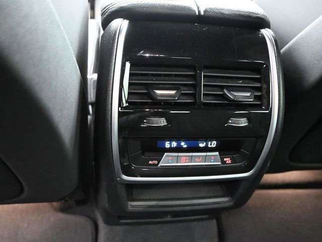 Used 2022 BMW X6 xDrive40i w/ M Sport Package image 16