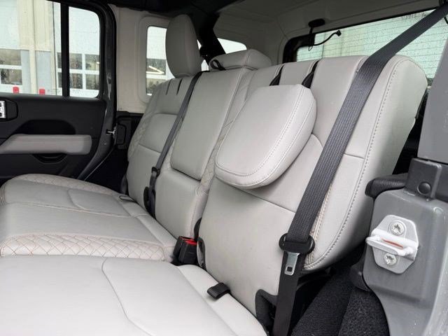 Used 2022 Jeep Wrangler Unlimited Sahara image 20