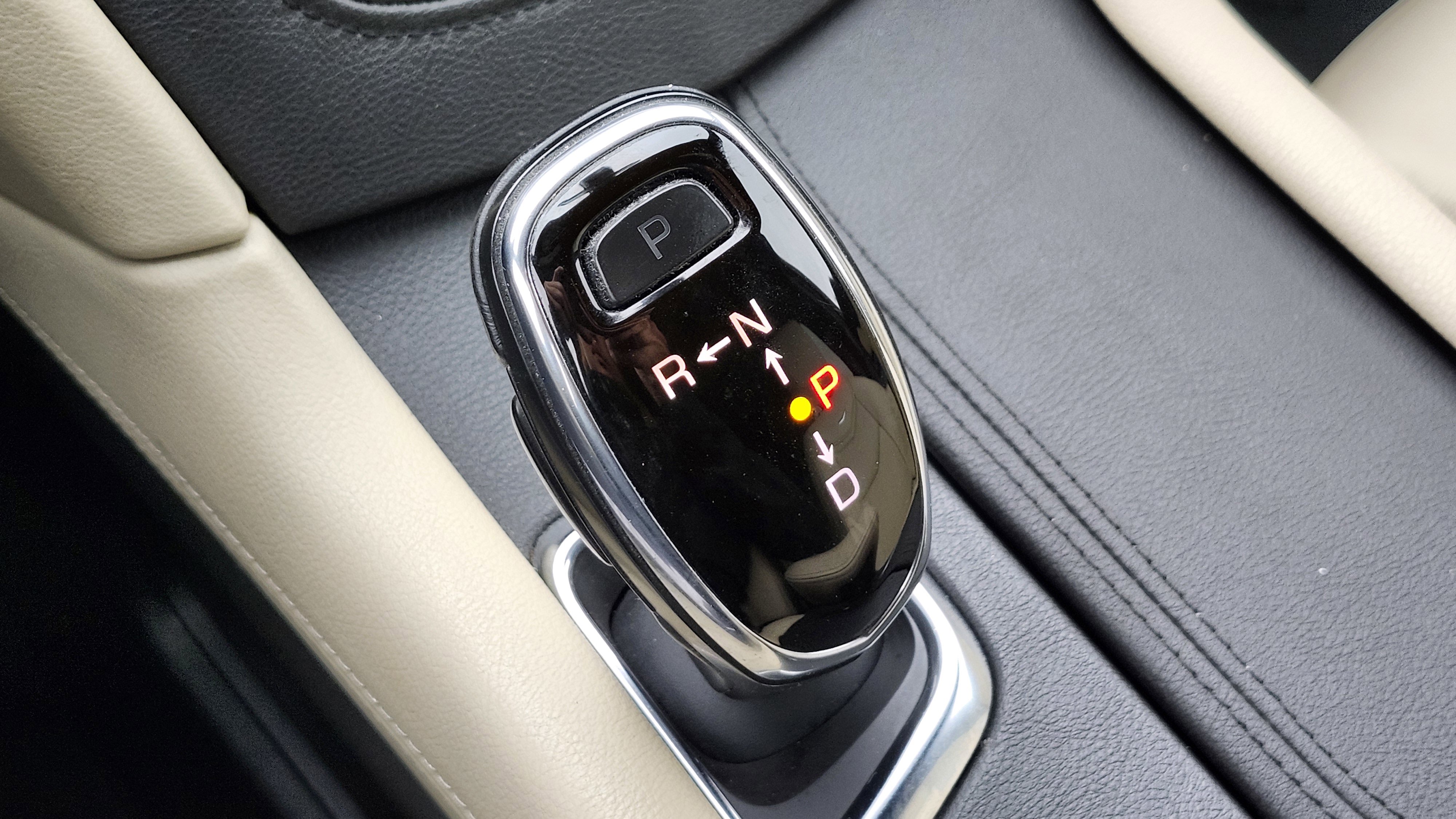 Used 2017 Cadillac XT5 FWD image 29