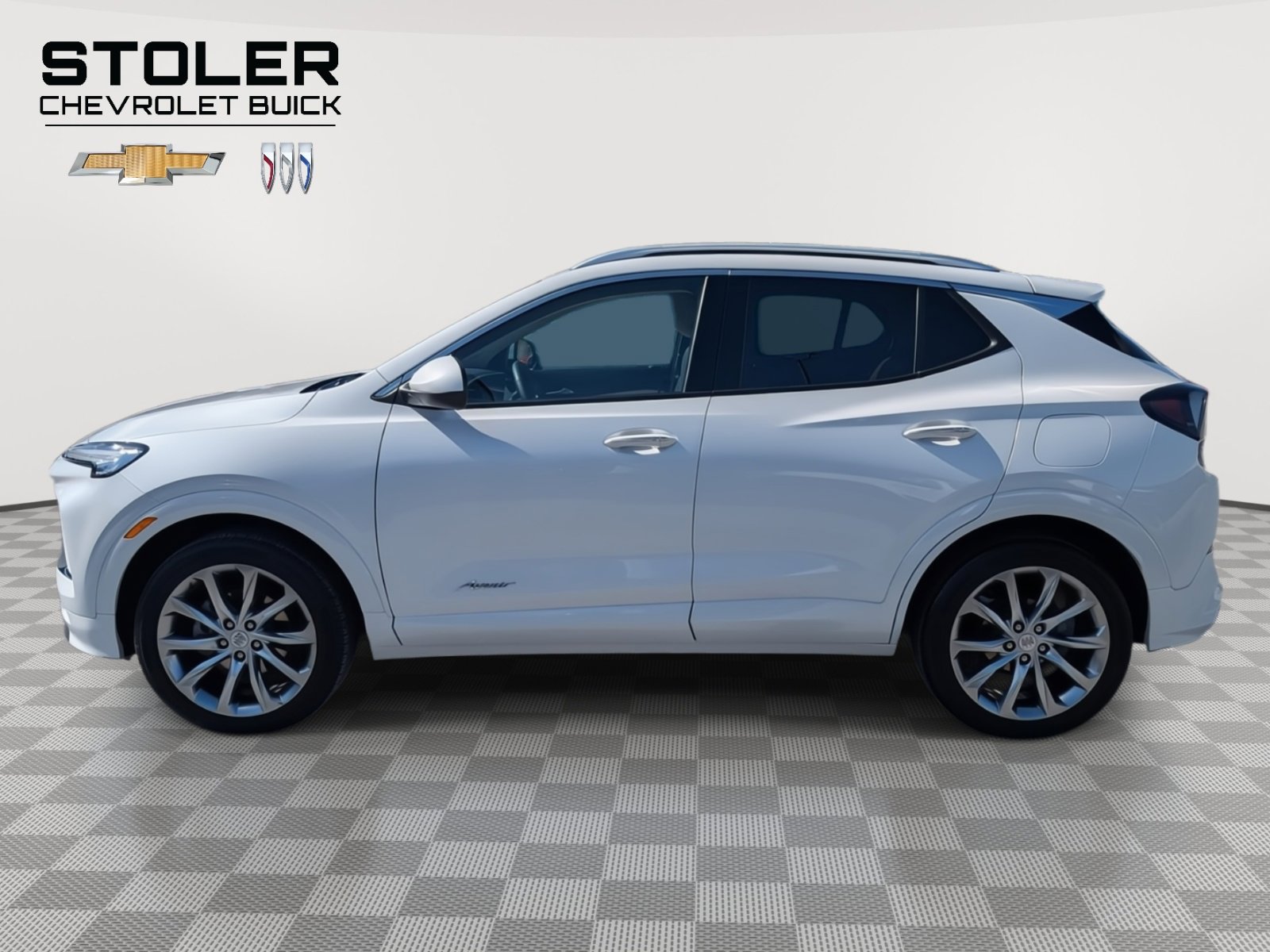 Used 2024 Buick Encore GX Avenir image 2