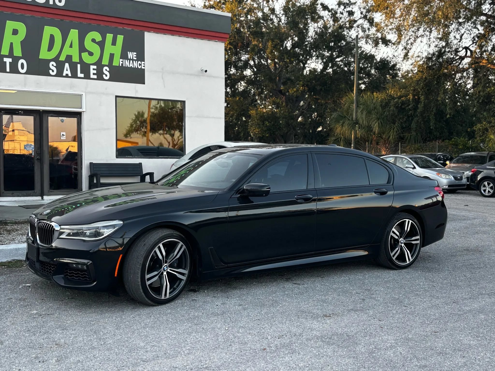 Used 2017 BMW 750i RWD image 7