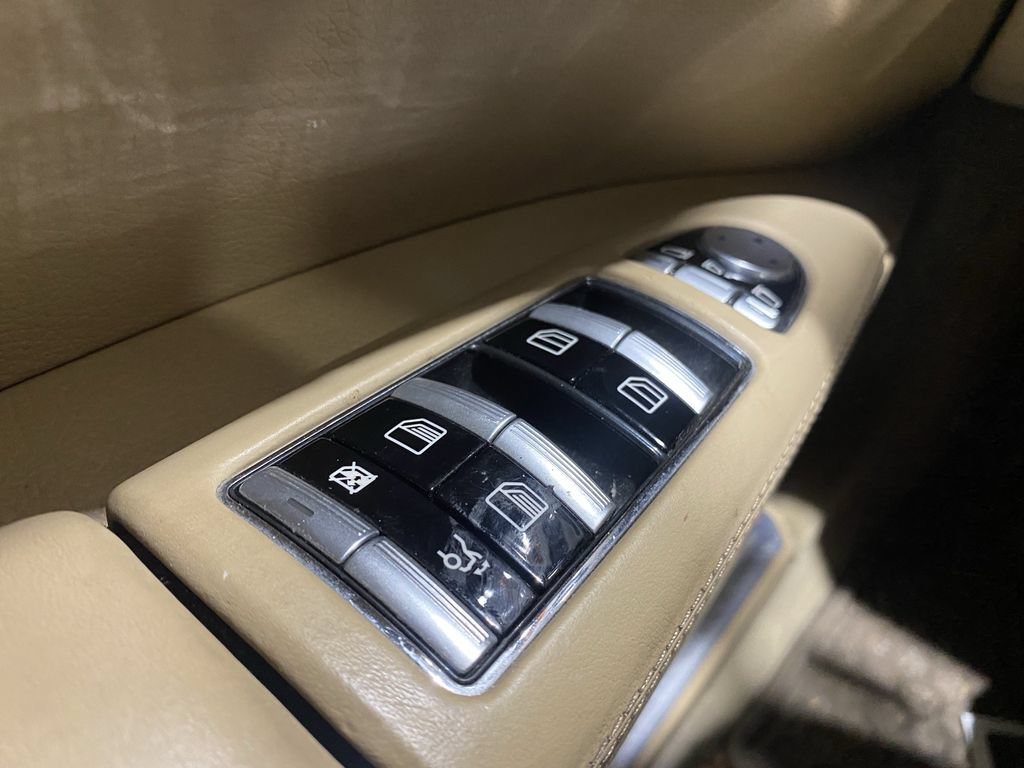 Used 2011 Mercedes-Benz S 550 4MATIC image 11