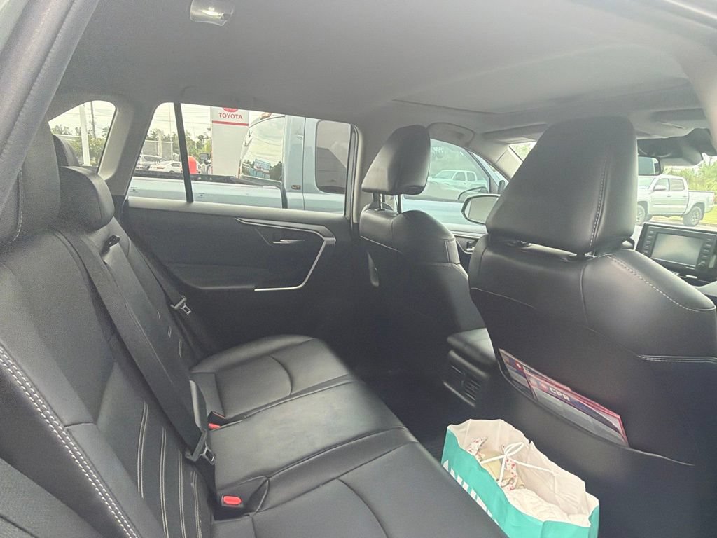 Used 2020 Toyota RAV4 XLE Premium FWD image 6