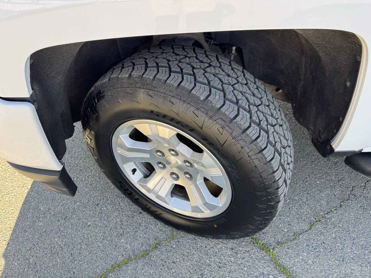 Used 2018 Chevrolet Silverado 1500 LT w/ All Star Edition AWD/4WD image 36