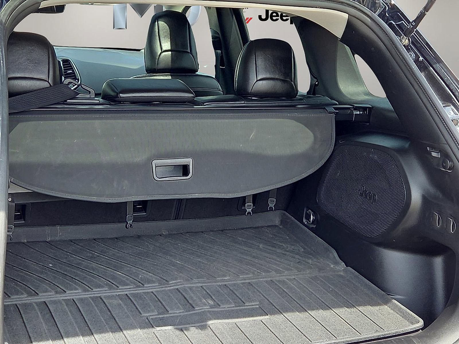 Used 2022 Jeep Cherokee Limited image 8