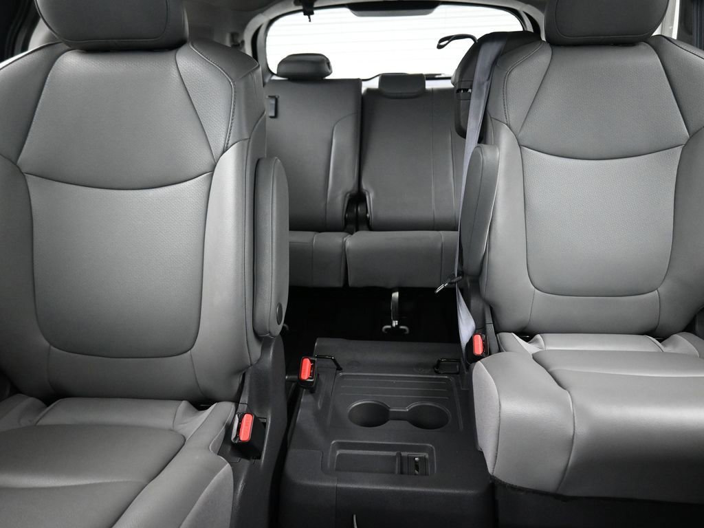 Used 2021 Toyota Sienna XLE w/ XLE Plus Package image 30
