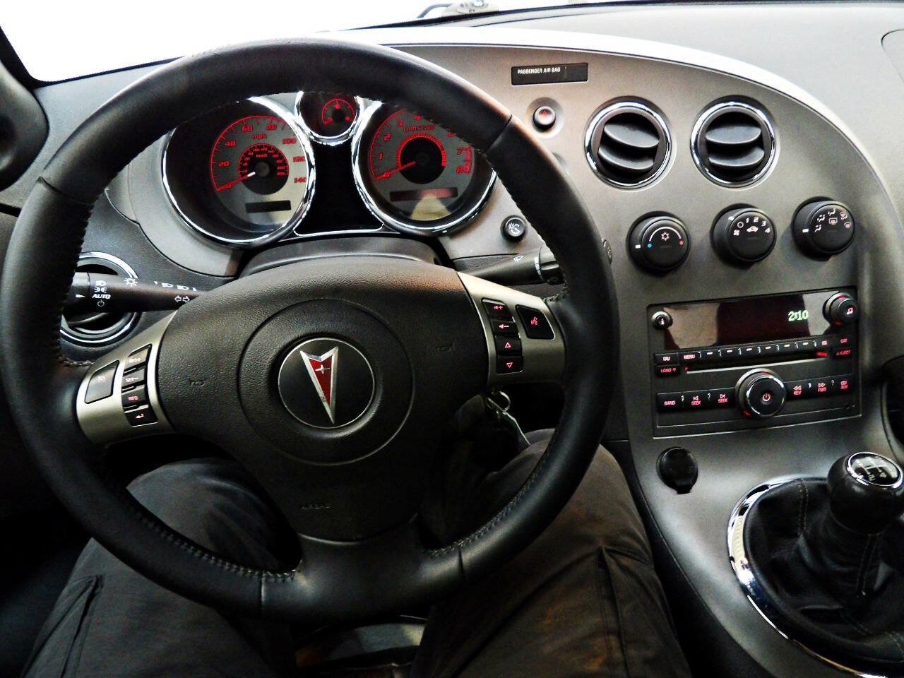 Used 2007 Pontiac Solstice Convertible w/ Premium Package RWD image 12