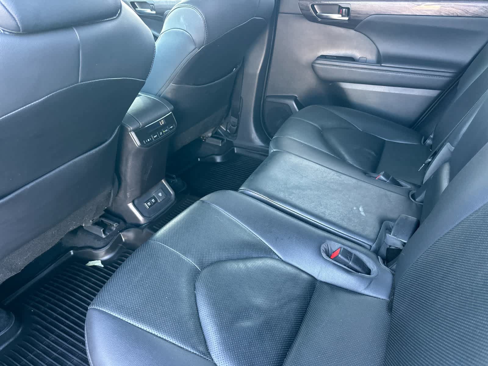 Used 2020 Toyota Highlander Limited AWD/4WD image 5