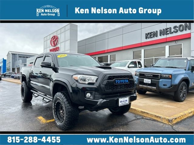 Used 2016 Toyota Tacoma TRD Sport w/ Towing Package AWD/4WD image 1
