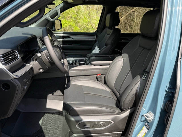 New 2026 Jeep Grand Wagoneer 4WD image 12