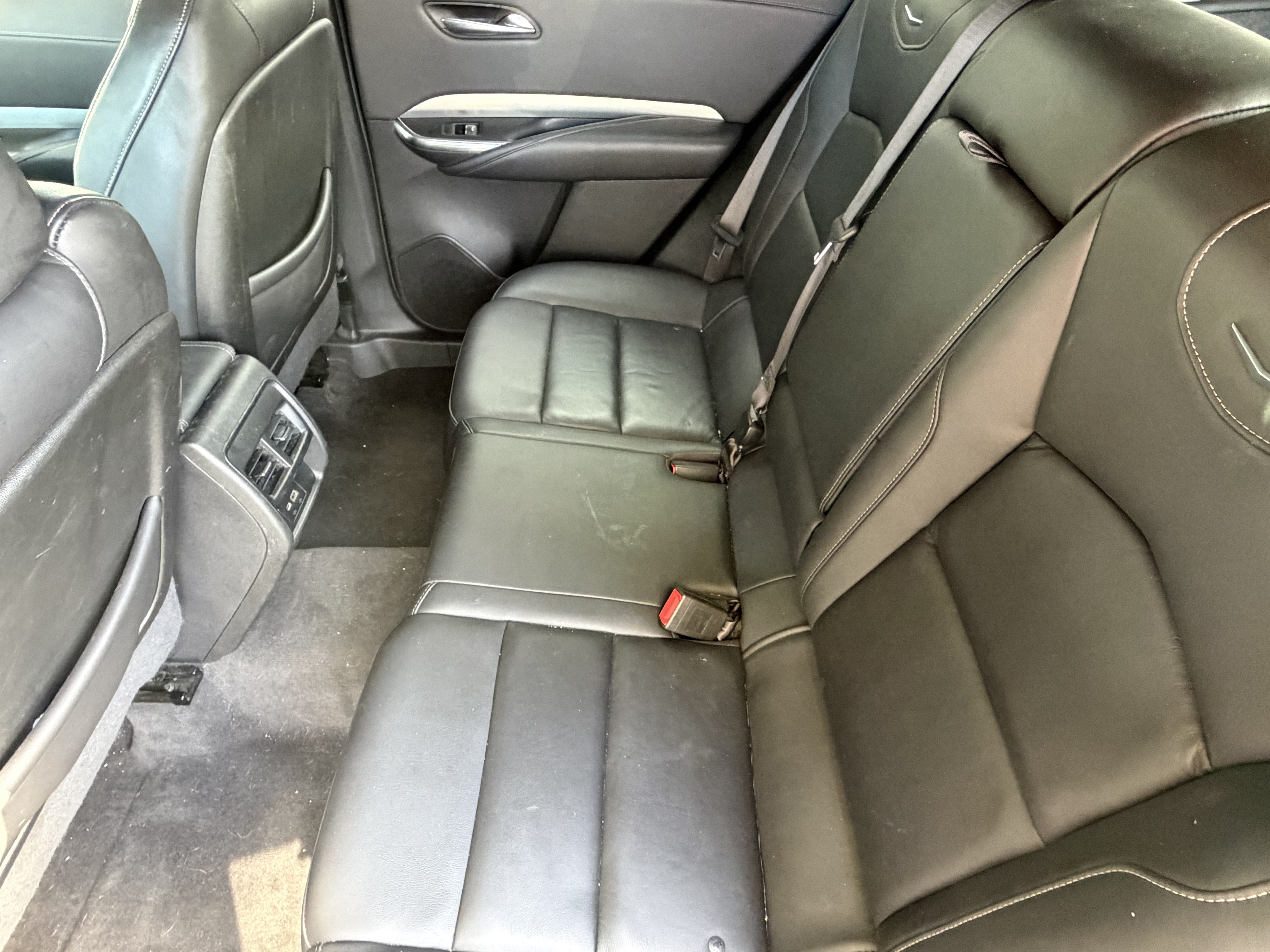 Used 2021 Cadillac XT4 Premium Luxury AWD/4WD image 30