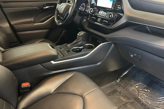 Certified 2020 Toyota Highlander XLE FWD image 21