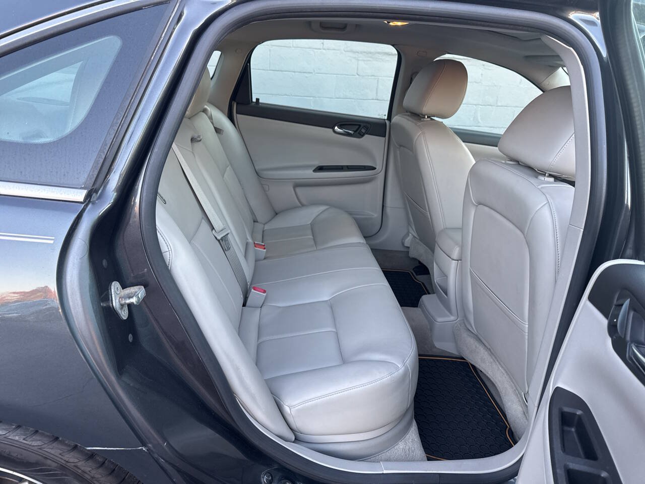 Used 2013 Chevrolet Impala LTZ FWD image 20