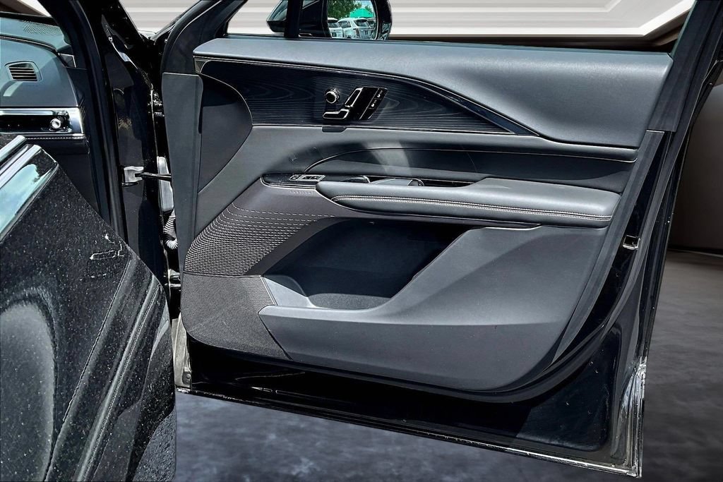 Certified 2024 Cadillac Lyriq Luxury AWD/4WD image 28