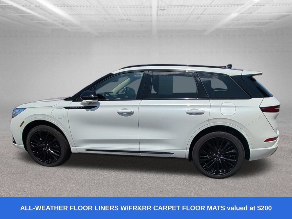 Used 2025 Lincoln Corsair Grand Touring w/ Equipment Group 302A AWD/4WD image 10