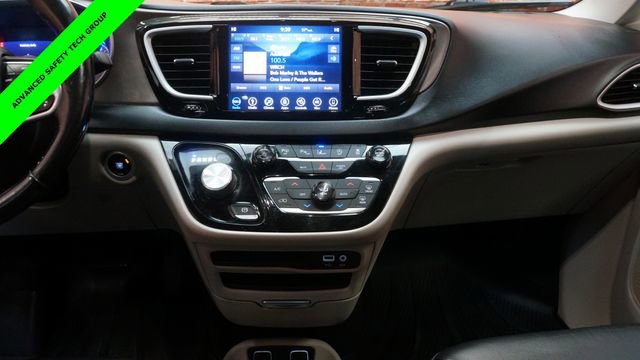 Used 2019 Chrysler Pacifica Touring-L w/ Advanced Safetytec Group image 34