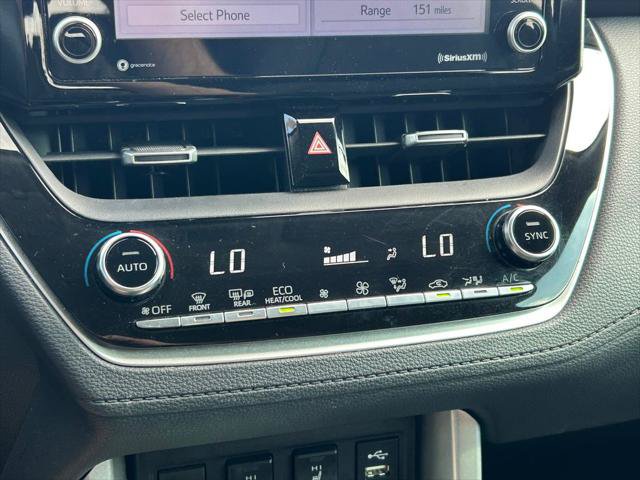 Certified 2022 Toyota Corolla Cross XLE w/ Convenience Package FWD image 29