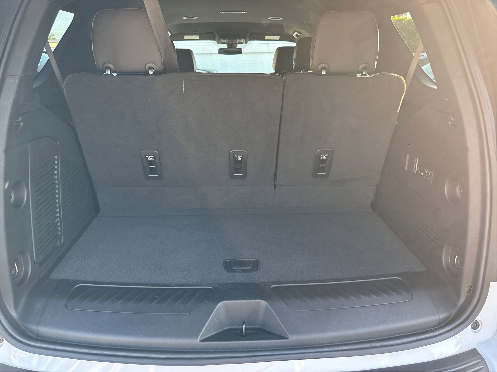 Used 2022 Chevrolet Tahoe LT w/ Luxury Package image 14