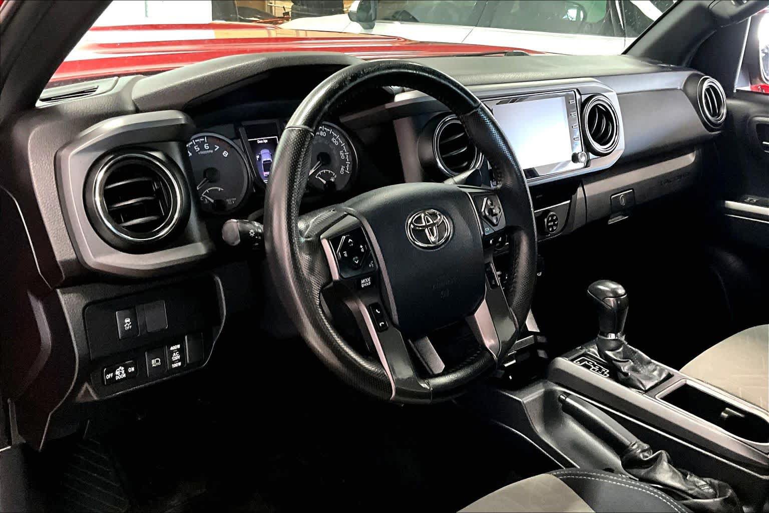 Used 2020 Toyota Tacoma TRD Sport AWD/4WD image 2