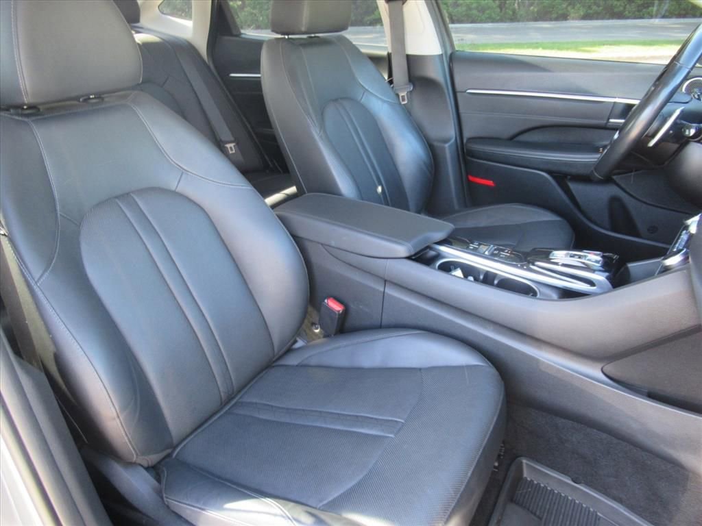 Used 2023 Hyundai Sonata Limited w/ Cargo Package image 9