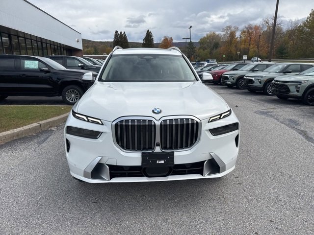 Used 2024 BMW X7 xDrive40i image 8