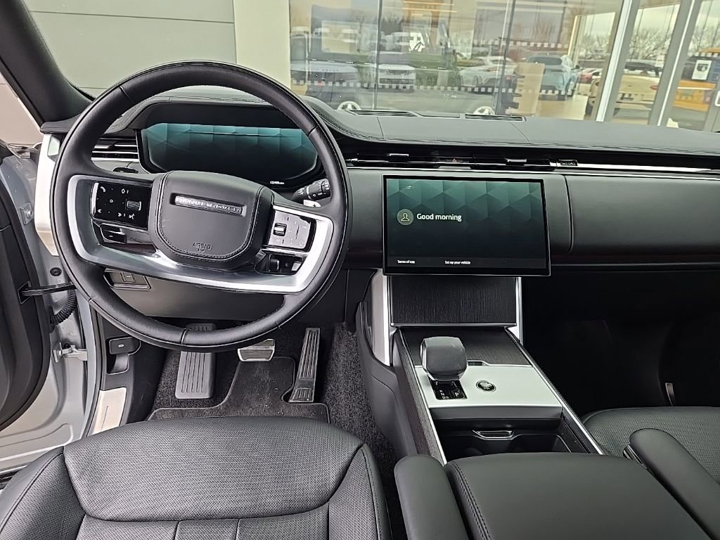 Certified 2025 Land Rover Range Rover Long Wheelbase SE image 14